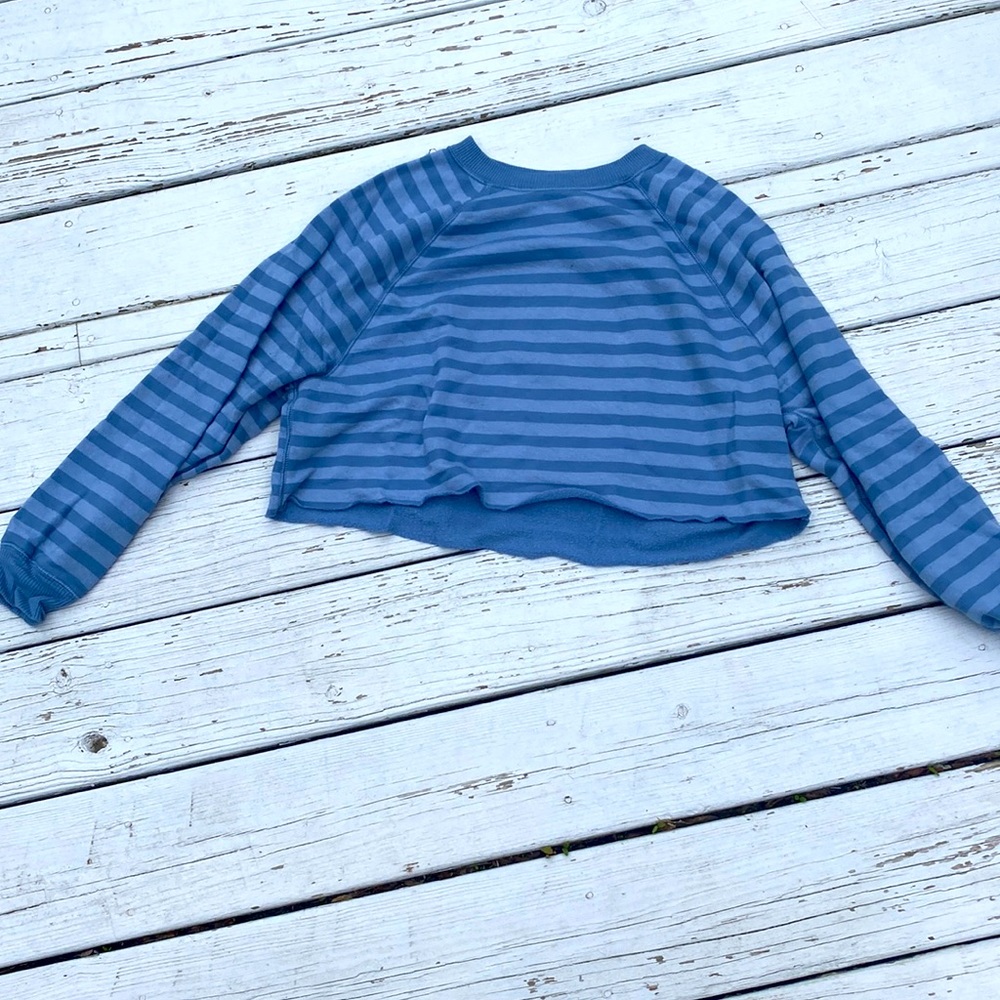 American eagle cropped crew neck